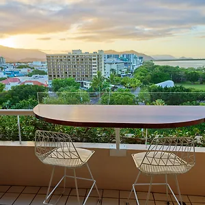 ***** Hotel Hilton Australia